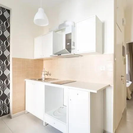 Zeus Apartment *